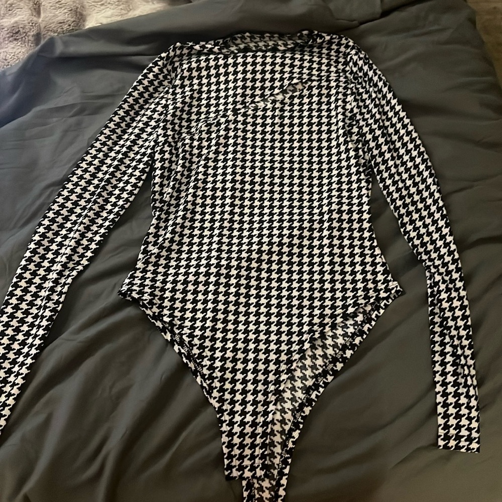 Houndstooth black and white long sleeve body suit